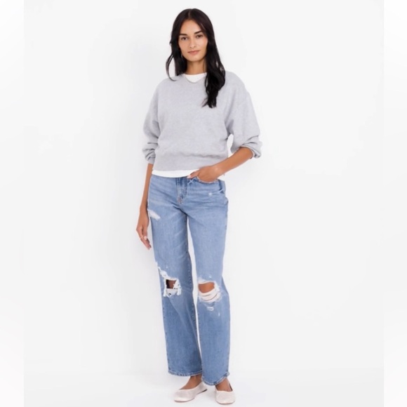 🔥Old Navy | Women's Medium Blue Distressed Mid-Rise Boyfriend Jeans raw hem sz 6 - Picture 1 of 16